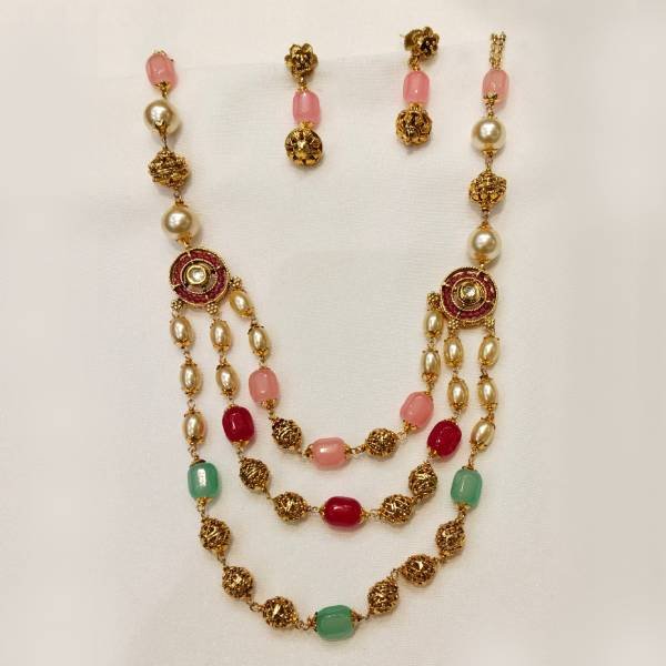 colour-beads-neck