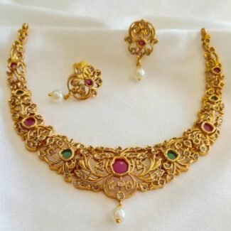 colour-stone-neck-with-earrings