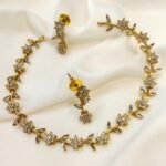 flower-design-white-stone-neck-with-earrings