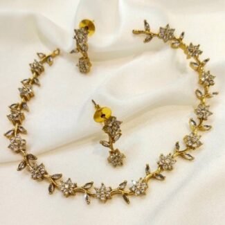 flower-design-white-stone-neck-with-earrings