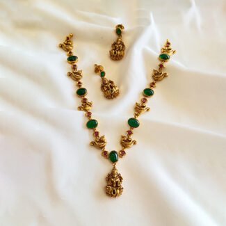 green-stone-temple-design-with-earrings