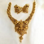 Temple design Neck with earrings