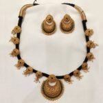 thread-with-golden-neck